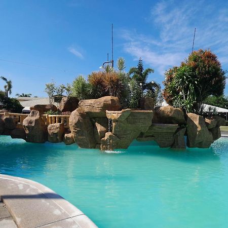 Klir Waterpark Resort And Hotels Guiguinto Eksteriør billede