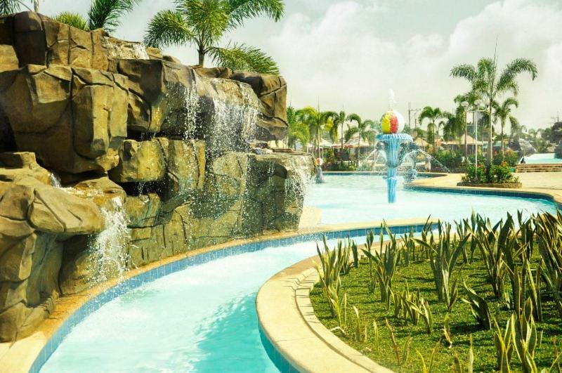 Klir Waterpark Resort And Hotels Guiguinto Eksteriør billede